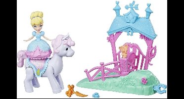 Disney Magical Movers - Koppelpaard - Poppenkast - Kop opendraaien
