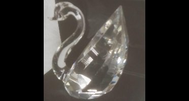 Beeldje van kristal zwaan