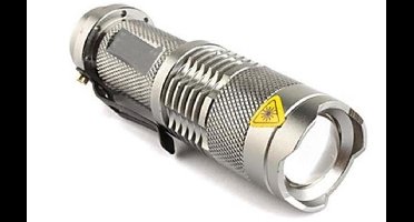 Mini zaklamp Q5 LED - zilver + Industrial batterij