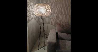 Staande lamp  Design  Vloerlamp handgemaakt Decoratie woonkamer slaapkamer  rattan madura met rotan kap en metalen voet 170 cm