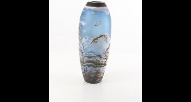 Vaas - A CAMEO GLASS VASE 'WINTER LANDSCAPE' - - 36 cm hoog
