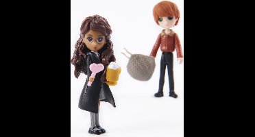Wizarding World Harry Potter - Magical Minis-actiefigurenset met Ron Wemel en Parvati Patil en 2 poppenaccessoires