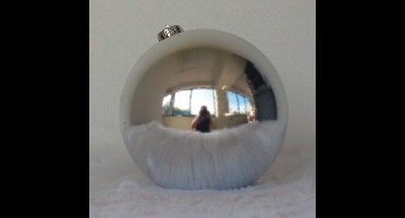 1 Onbreekbare kerstbal doorsnee 15 cm zilver glanzend