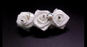 Patentspeld 3 witte roosjes met strass+parels - Communie