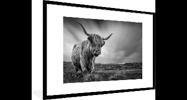 PosterMonkey - Poster - Fotolijst - Schotse hooglander - Natuur - Koe - Zwart wit - Kader - 90x60 cm - Poster zwart wit - Foto in lijst - Poster Schotse hooglander - Poster frame