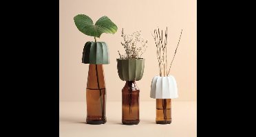 Qualy - Cacvase S - Screw Cap Bottle Decorative Vase Schroefdop Flessen decoratieve vaas set van 3 Kleur: Donker Groen Materiaal: Gerecycled PP W76xL76xH60mm 200gr