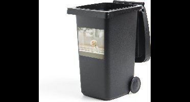 Container sticker Roos in vaas in een vensterbank - 40x40 cm - Kliko sticker