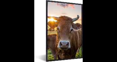 PosterMonkey - Poster - Fotolijst - Koeien - Zonsondergang - Natuur - Dieren - Koe - Kader - 60x90 cm - Poster koe - Foto lijst - Poster in lijst - Poster natuur