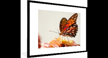 PosterMonkey - Poster in lijst - Fotolijst - Vlinder - Insect - Bloemen - Natuur - Poster - Kader - 80x60 cm - Poster frame - Poster dieren - Foto in lijst - Wanddecoratie