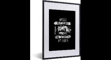 Fotolijst incl. Poster - Quote Nature is my religion and the earth is my church met zwarte achtergrond - 30x40 cm - Posterlijst