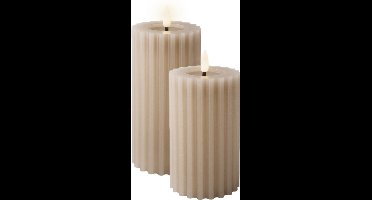 Lumineo Luxe LED kaarsen/stompkaarsen - 2x st - lichtgrijs - ribbel - D7,5 cm - timer
