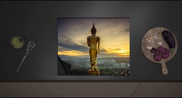 Inductieplaat Beschermer - Gouden Buddha op Standaard met Uitzicht op Landschap - 60x52 cm - 2 mm Dik - Inductie Beschermer met zwarte kern