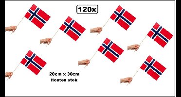 120x Zwaaivlaggetjes op houten stok Noorwegen 20cm x 30cm - Luxe zwaai vlaggetjes thema feest voetbal festival uitdeel Norway