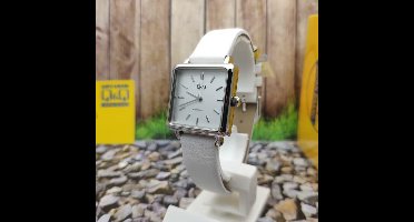 Dameshorloge van het merk Q&Q QB51J301Y