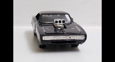 Dom´s Dodge Charger R/T Fast & Furious + Dom figuur, Jada Toys 1/24