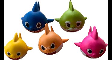 Baby Haai - badspeeltjes - speelset 5 stuks 6-8 cm - Oma - Opa - vader - moeder en baby