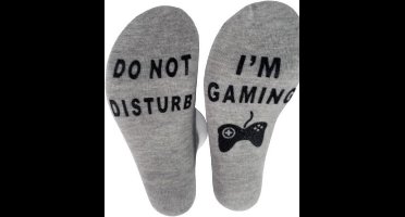 I'm gaming sokken unisex | grijze met zwarte letters | "do not disturb I'm gaming"