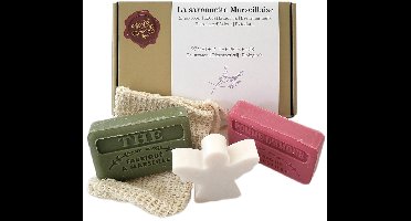 Kerst box met Muskaat, Cologne, Mistral & Sisal zeepzakje