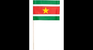 30 Papieren zwaai vlaggen 20 x 30 centimter Suriname