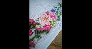 Vervaco - Aïda tafelkleed kit - Klassieke bloemen en vlinders - PN-0164423 - Borduren - Borduurpakket - Borduurpakket volwassenen - Borduurpakket kind