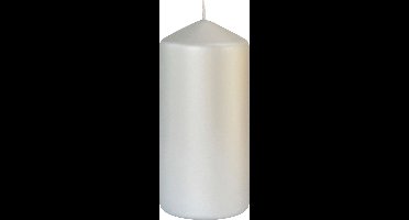 Zilveren cilinderkaarsen/stompkaarsen 15 x 7 cm 52 branduren - geurloze kaarsen mat zilver