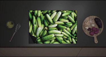 Inductie Beschermer - Hoopje Groene Komkommers - 70x52 cm - 2 mm Dik - Inductieplaat Beschermer met zwarte kern
