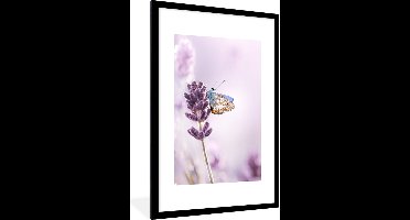 PosterMonkey - Poster - Fotolijst - Lavendel - Vlinder - Bloemen - Botanisch - Posterlijst - 60x90 cm - Poster natuur - Foto met lijst - Poster lavendel - Poster frame