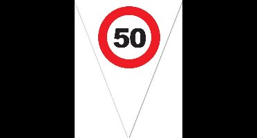 Vlaggenlijn 50 jaar met verkeersborden