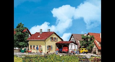 Faller - Buitenhuis Met Uitbouw (Fa131358)