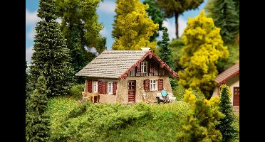 Faller - 1/87 KLEIN CHALET (4/24) * - modelbouwsets, hobbybouwspeelgoed voor kinderen, modelverf en accessoires