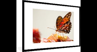 PosterMonkey - Poster in lijst - Fotolijst - Vlinder - Insect - Bloemen - Natuur - Poster - Kader - 120x80 cm - Poster frame - Poster dieren - Foto in lijst - Wanddecoratie