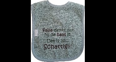 Groene (stone green) slab met "Papa denkt dat hij de baas is. Dat is zo... Schattig!!!" - lief, kraamcadeautje, cadeau, babyshower, vader, vaderdag, groen, bavetje
