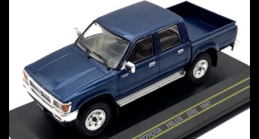 First:43 Toyota Hilux SR5 1997 - Donker Blauw modelauto 1/43