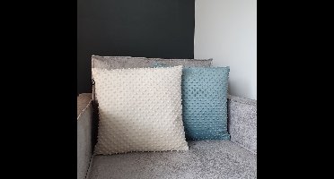 Unique Living Kussen – Sierkussen – Kussens Woonkamer – Set van 2 – Velvet – Noppen – Luxe Kussen – 45x45 cm – Crème – Off-White – Mineraal Blauw – Licht Blauw