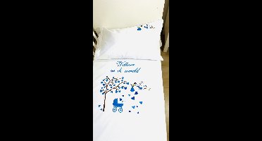 Gepersonaliseerd geborduurd set voor baby(dekbedovertrek110x160cm+kussensloop35x50cm)met een blauwe ooievaar die een baby vasthoudt en een opdracht/Personalized Embroidered set(duvet cover110x160cm+pillowcase35x50cm)blue stork holding baby&dedication