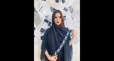 Palestinian Black Headwear with Palestinian Flag- Hijab - Zwarte Palestijnse hoofdbedekking met Palestijnse vlag - Accessoire de tête palestinien avec motif de drapeau- Made in Palestine