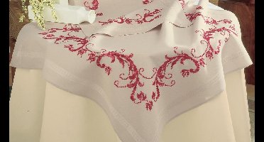 Vervaco - Tafelkleed kit - Rode versiering - PN-0013113 - Borduren - Borduurpakket - Borduurpakket volwassenen - Borduurpakket kind