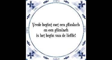 Tegeltje met Spreuk (Tegeltjeswijsheid): Vrede begint met een glimlach en een glimlach is het begin van de liefde! + Kado verpakking & Plakhanger