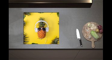 Inductieplaat Beschermer - Ananas met Witte Headset op Felgele Achtergrond - 57x51 cm - 2 mm Dik - Inductie Beschermer - Bescherming Inductiekookplaat - Kookplaat Beschermer van Wit Vinyl
