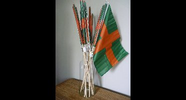 Vierdaagse zwaaivlag doos a 24 stuks