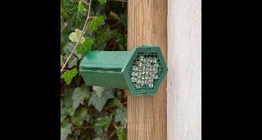 Insectenhotel solitaire bij