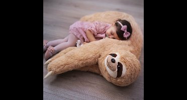 MikaMax Sloth Pillow – Origineel XL – 60 cm – Polyester knuffel – Luiaard knuffel - Baby Cadeau