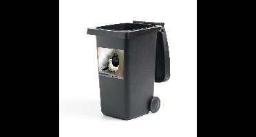 Container sticker Ekster - Close-up van een ekster - 40x40 cm - kliko sticker - weerbestendige containersticker