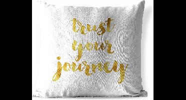 Buitenkussens - Tuin - Motiverende quote Trust your journey op een witte achtergrond - 45x45 cm
