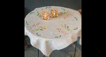 Vervaco - Tafelkleed kit - Pasen - Paaskonijnen - PN-0196673 - Borduren - Borduurpakket - Borduurpakket volwassenen - Borduurpakket kind