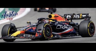 Bburago Red Bull Racing RB19 - #1 Max Verstappen - Formule 1 2023 - Winner Austin GP - met helmet - schaalmodel - modelauto - schaal 1:43 ca 10 cm
