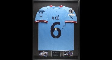 Nathan Ake gesigneerd Manchester City 22/23 ingelijst thuis shirt