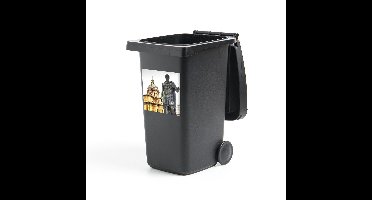 Container sticker Julius Caesar - Een beeld van Julius Caesar bij een wolkenlucht Klikosticker - 40x40 cm - kliko sticker - weerbestendige containersticker