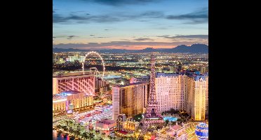 Luchtfoto van de Las Vegas Strip met zicht op The Mirage - Fotobehang (in banen) - 450 x 260 cm