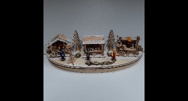 Handgemaakt houtsnijwerk tafereel kerstmarkt 45cm breed